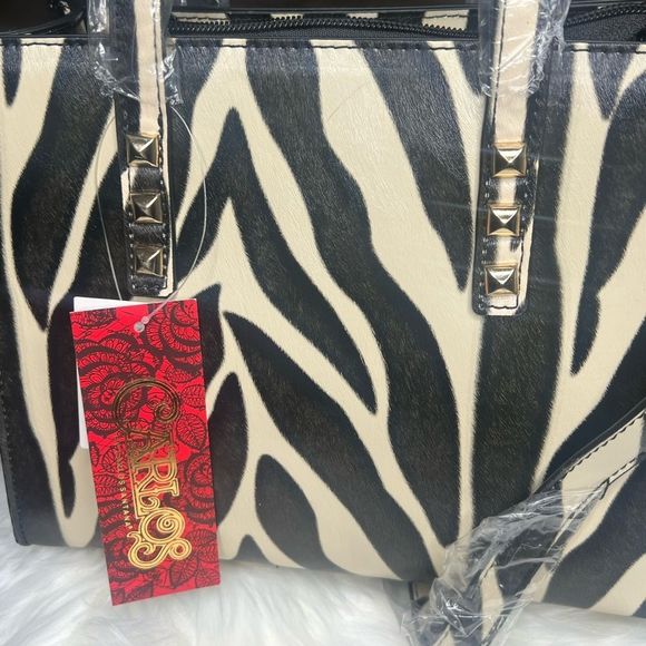 Carlos Santana Zebra Purse & Make Purse - Picture 6 of 6